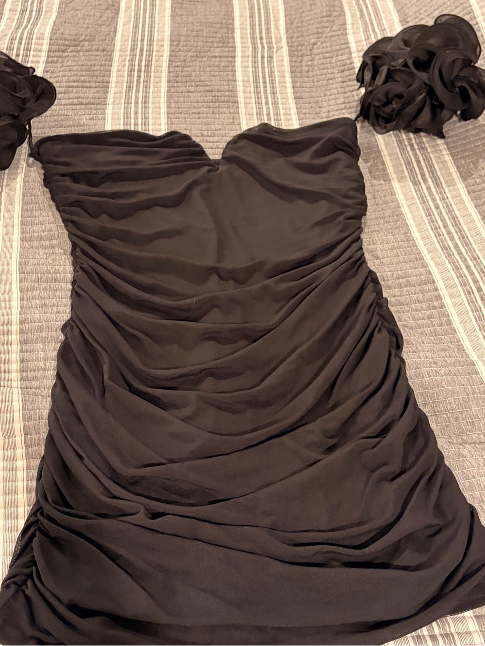 NWOT Lulu's Black Off-Shoulder Ruched Mini Dress with Floral Puff Sleeves - Picture 5 of 8